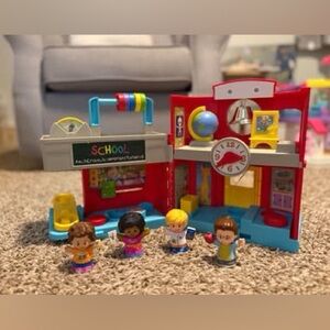 Fisher-Price Little People Friendly School Musical Playset w/ Figures.